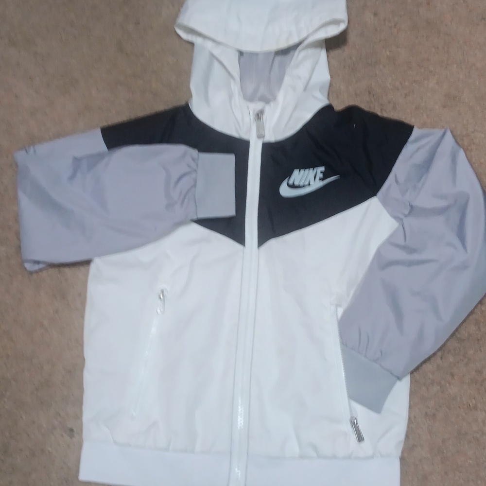 Nike Hooded Windbreaker. Kids 6M White/Grey/Black.  Stain/Tear FREE. GR8 Cond.
